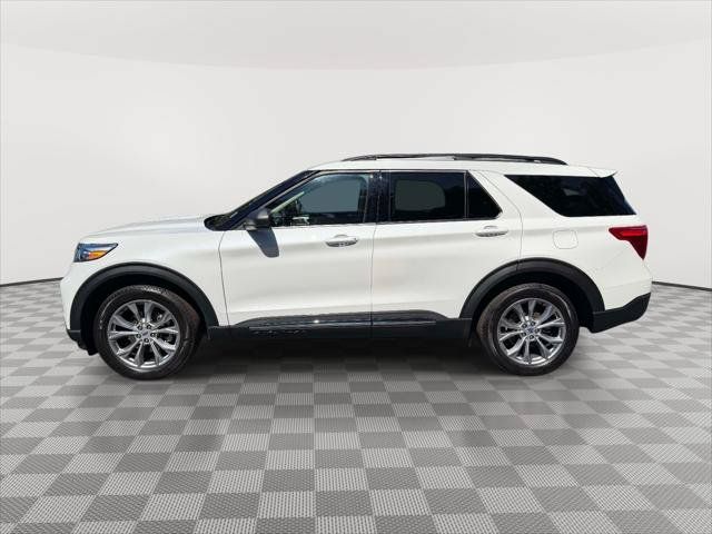 Used 2023 Ford Explorer XLT w/ Equipment Group 202A AWD/4WD image 6