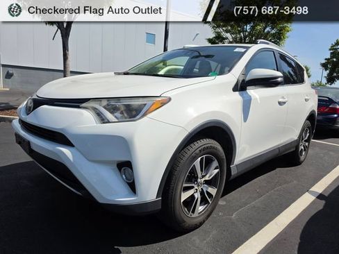 Used 2018 Toyota RAV4 XLE FWD image 1