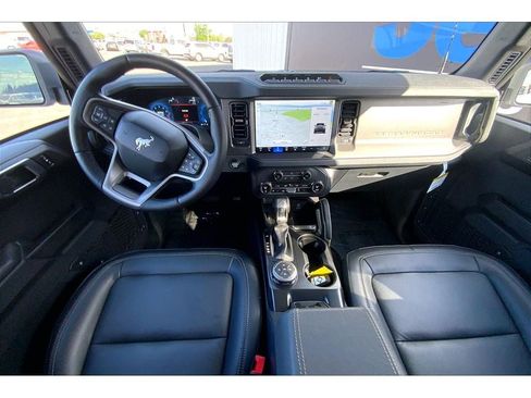 New 2025 Ford Bronco Badlands w/ Sasquatch Package AWD/4WD image 22