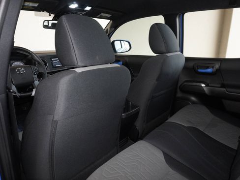 Used 2021 Toyota Tacoma TRD Off-Road image 36