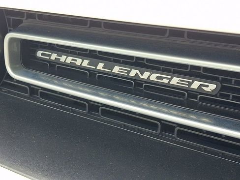 Used 2019 Dodge Challenger SXT w/ Plus Package AWD/4WD image 31