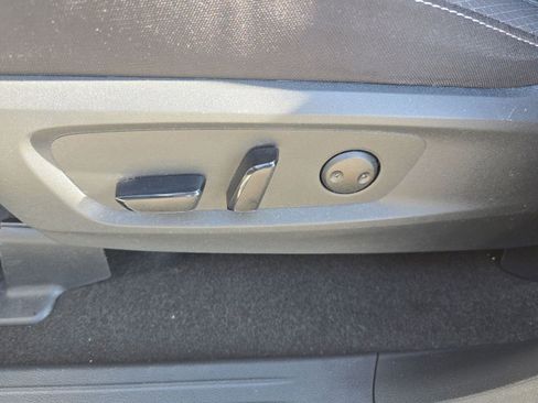 Used 2024 Nissan Pathfinder SV w/ SV Premium Package image 13