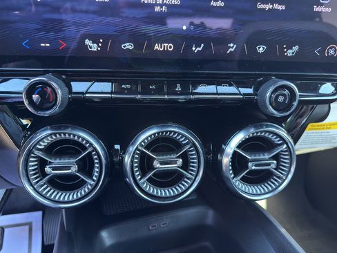 Used 2024 Chevrolet Blazer EV LT image 16