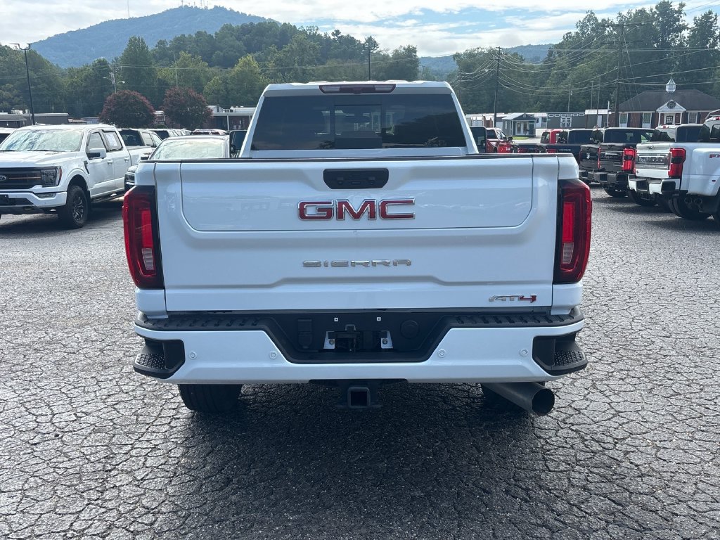 Used 2022 GMC Sierra 2500 AT4 w/ AT4 Preferred Package AWD/4WD image 6