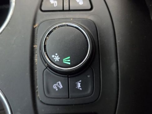 Used 2023 GMC Terrain SLT image 41