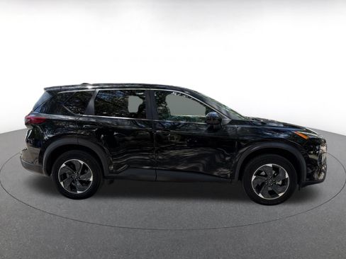 Used 2025 Nissan Rogue SV AWD/4WD image 9