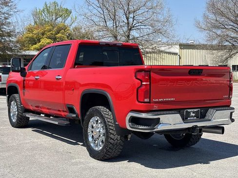 Used 2024 Chevrolet Silverado 2500 LTZ w/ LTZ Premium Package AWD/4WD image 3