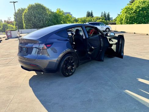 Used 2023 Tesla Model Y AWD image 32