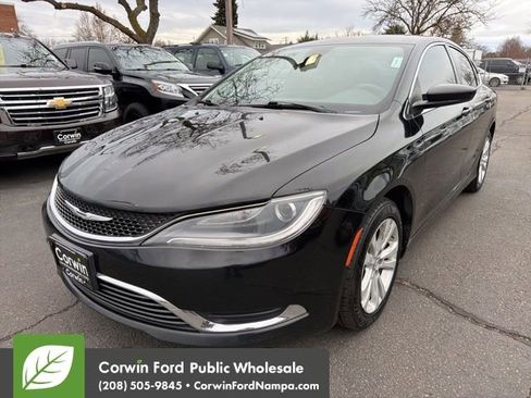 Used 2015 Chrysler 200 Limited image 1