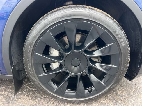 Used 2022 Tesla Model Y Long Range AWD/4WD image 41