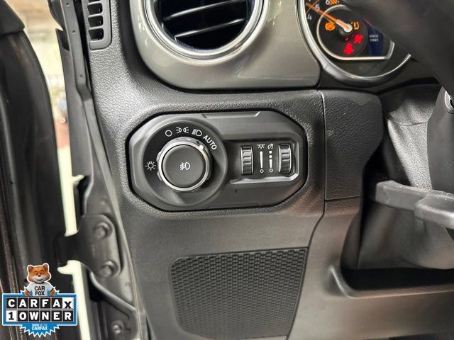 Used 2021 Jeep Wrangler Unlimited Sahara w/ Cold Weather Group AWD/4WD image 19