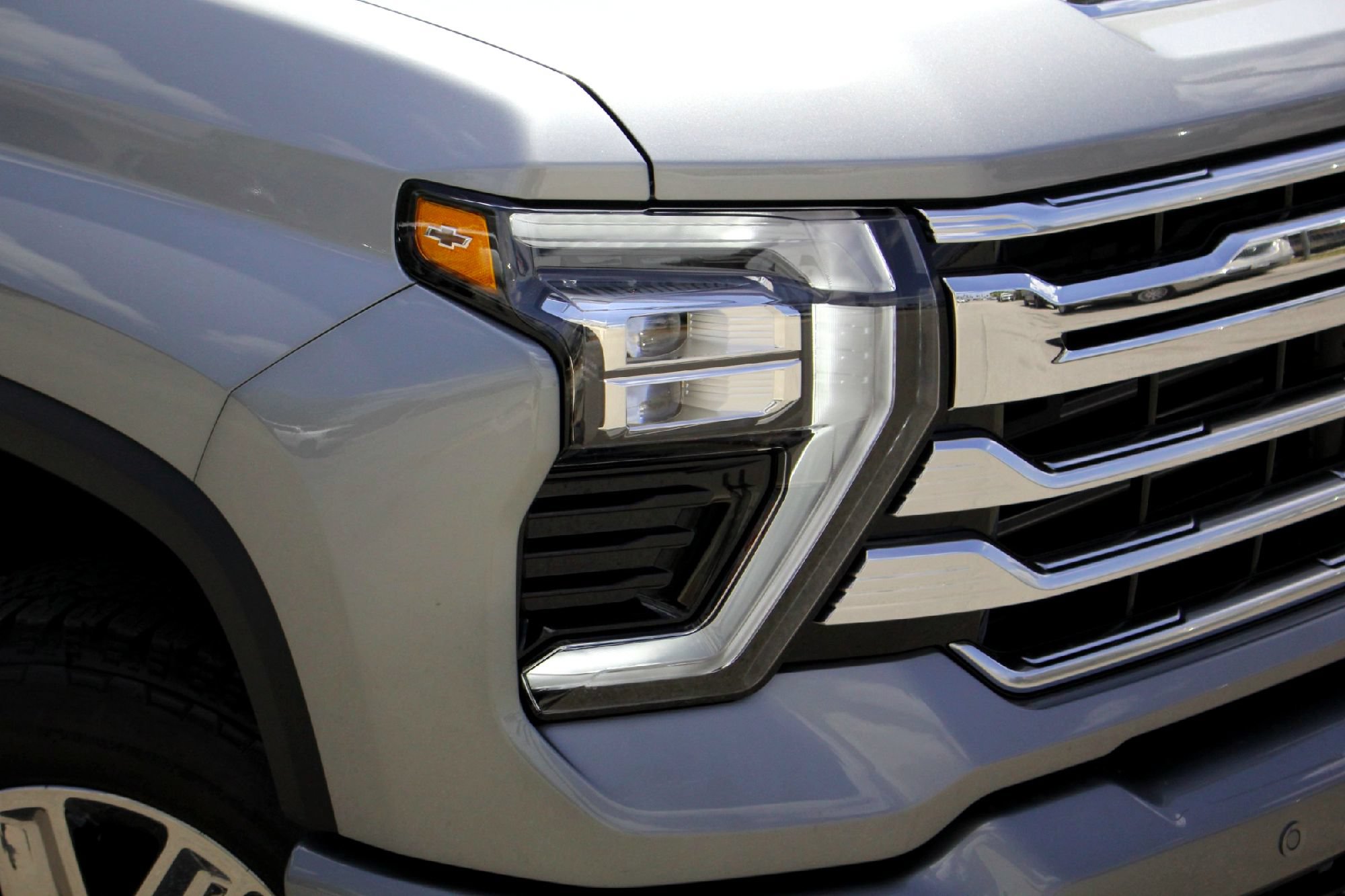 New 2026 Chevrolet Silverado 2500 High Country w/ High Country Premium Package AWD/4WD image 2