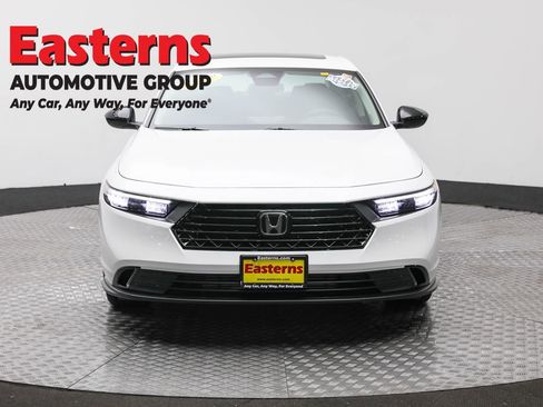 Used 2025 Honda Accord SE image 2