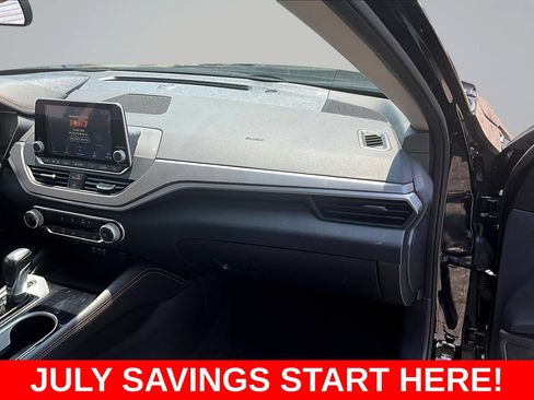 Used 2024 Nissan Altima 2.5 SR FWD image 34
