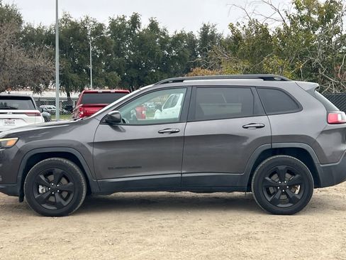 Used 2019 Jeep Cherokee Latitude Plus image 6