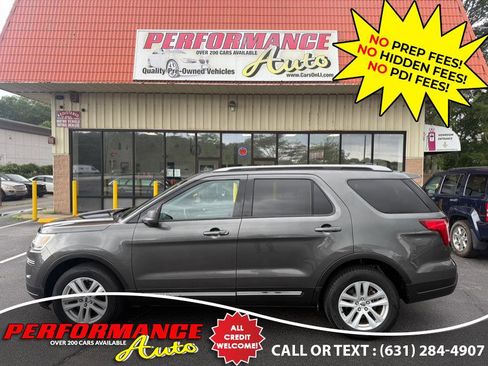 Used 2018 Ford Explorer XLT image 3