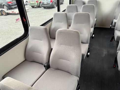 Used 2014 Ford F550 4X2 2dr Regular Cab 140.8 200. image 25