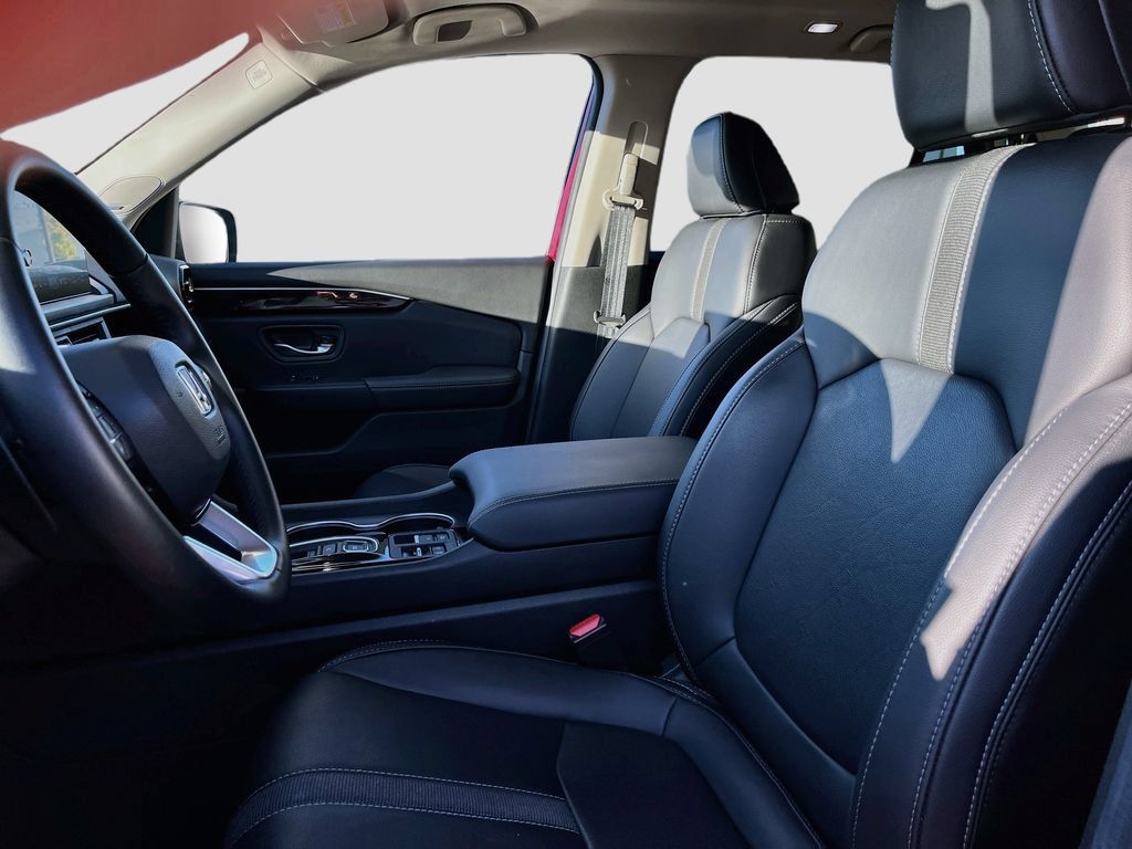Used 2025 Honda Pilot Touring image 22
