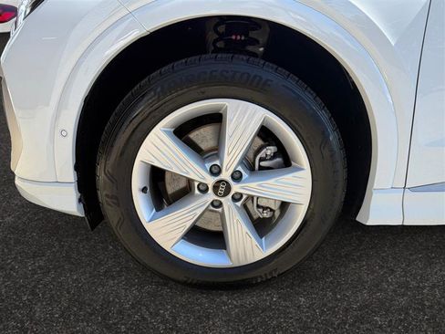 Used 2024 Audi Q4 e-tron Premium Plus w/ Premium Plus image 15