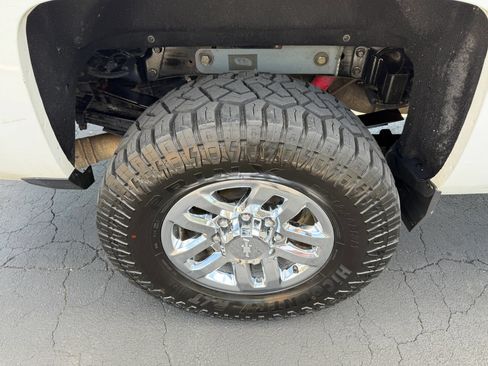 Used 2018 Chevrolet Silverado 3500 LT w/ LT Convenience Package AWD/4WD image 13
