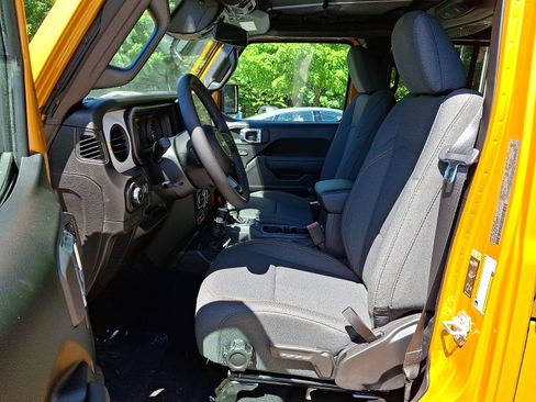New 2026 Jeep Wrangler Unlimited Sport AWD/4WD image 9