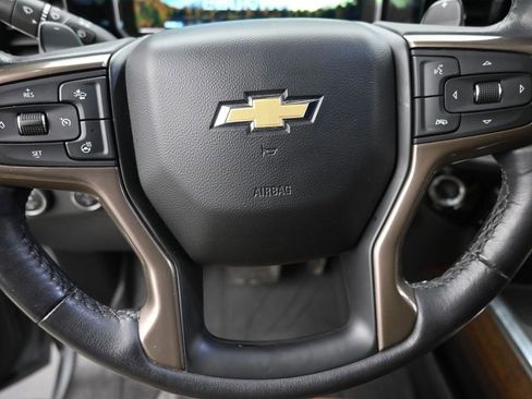Used 2023 Chevrolet Silverado 1500 High Country w/ High Country Premium Package AWD/4WD image 17