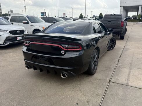 Used 2021 Dodge Charger SXT w/ Blacktop Package RWD image 5