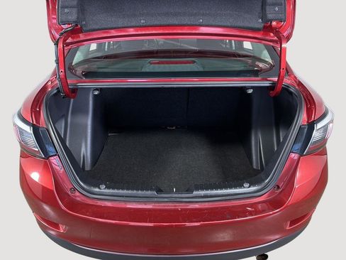 Used 2020 Toyota Yaris LE image 16