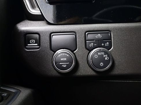 Used 2025 Chevrolet Silverado 1500 LT w/ LPO, Dark Essentials Package image 19