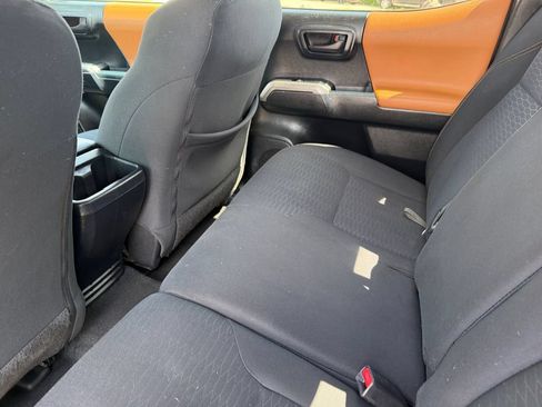 Used 2017 Toyota Tacoma SR5 AWD/4WD image 15