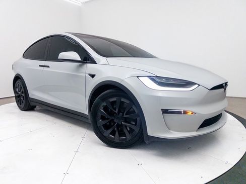 Used 2022 Tesla Model X image 5