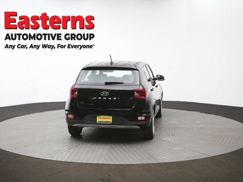 Used 2025 Hyundai Venue SE image 37
