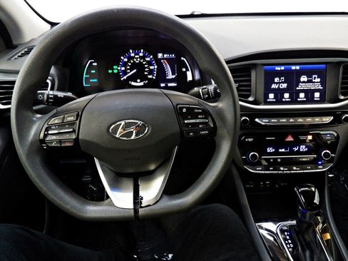 Used 2018 Hyundai Ioniq Blue FWD image 17
