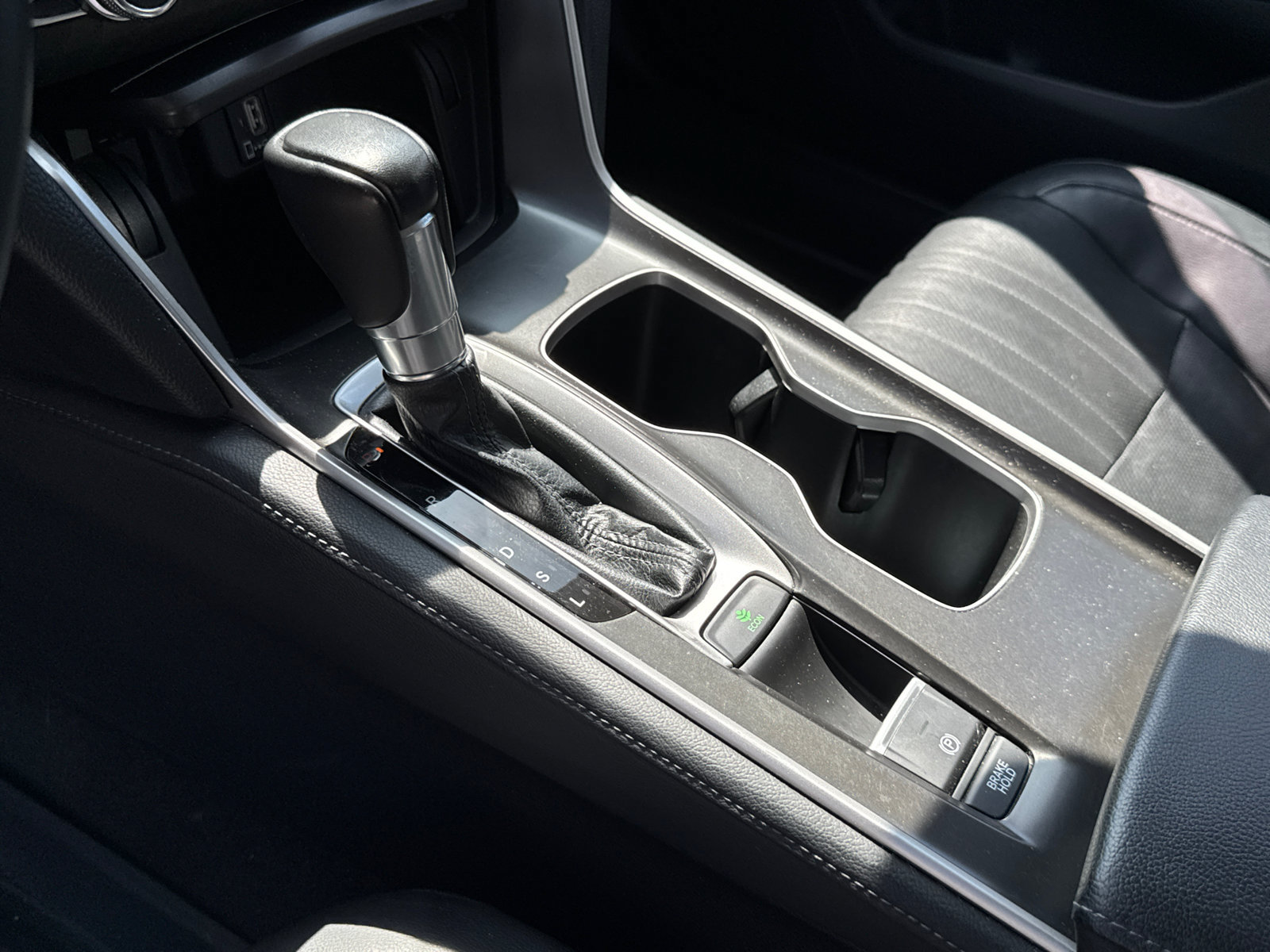 Used 2018 Honda Accord EX-L image 16