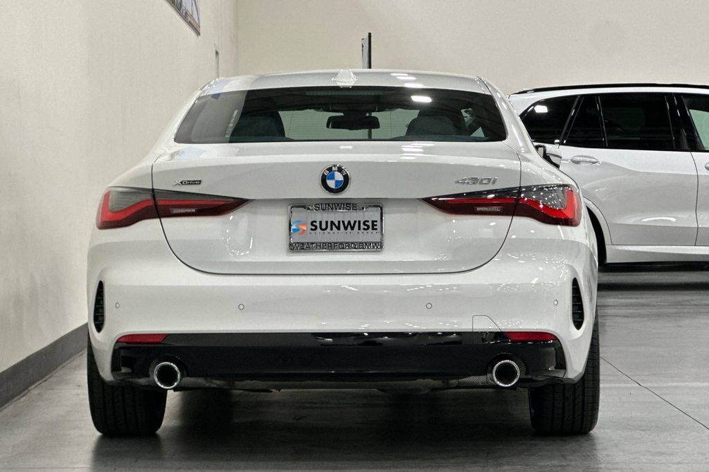 Used 2025 BMW 430i xDrive Coupe w/ Premium Package AWD/4WD image 5