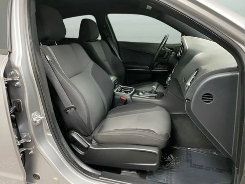 Used 2016 Dodge Charger SXT RWD image 14