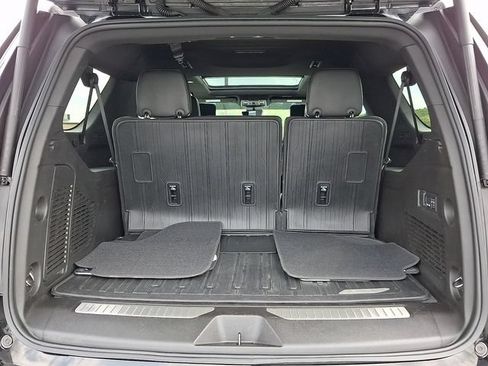 Used 2025 GMC Yukon XL AT4 Ultimate AWD/4WD image 32