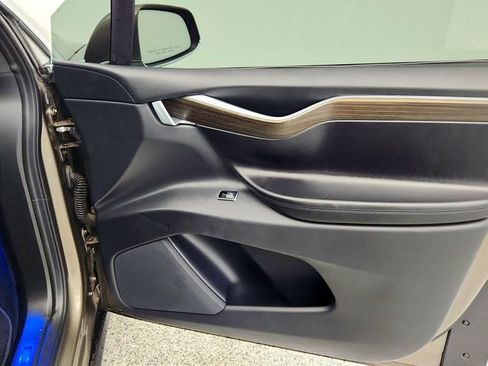 Used 2016 Tesla Model X 90D image 33