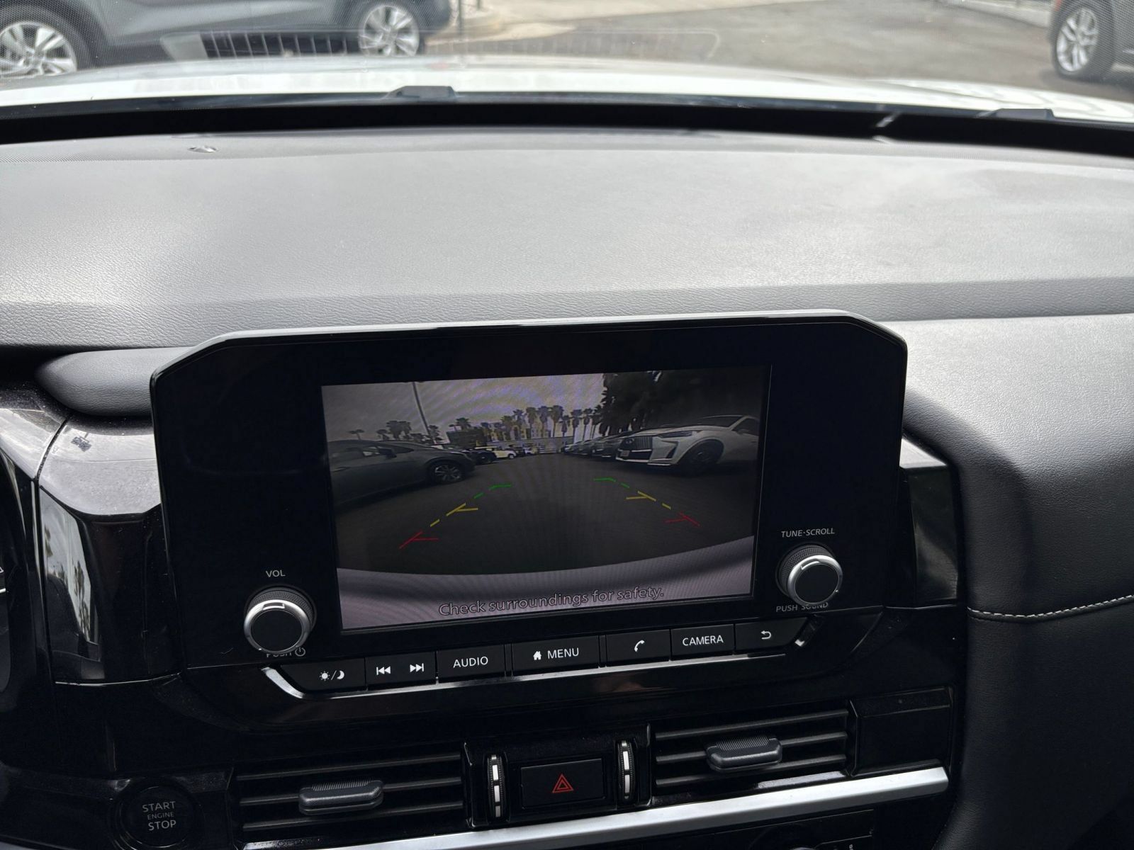 Used 2025 Nissan Pathfinder SV FWD image 25