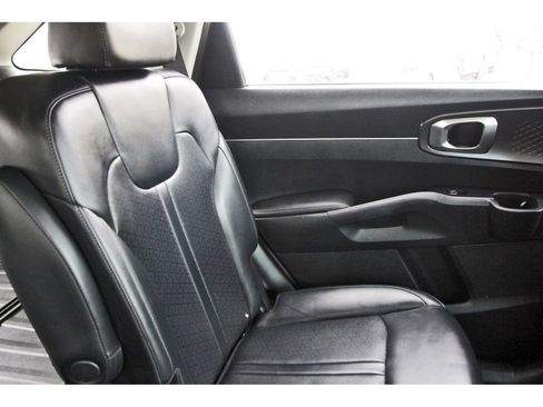 Used 2021 Kia Sorento EX image 15