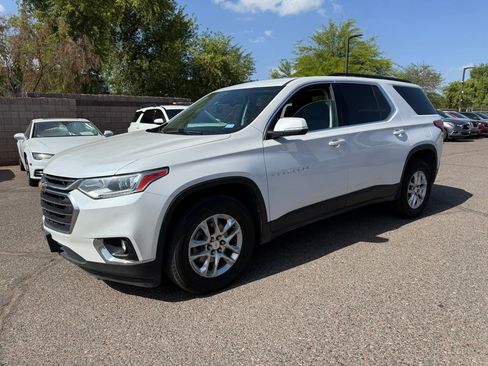 Used 2021 Chevrolet Traverse LT FWD image 1