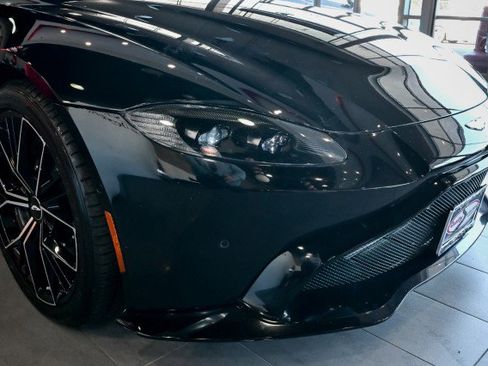 Used 2022 Aston Martin V8 Vantage Coupe image 11