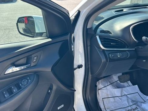 Used 2016 Chevrolet Volt Premier w/ Driver Confidence Package FWD image 11