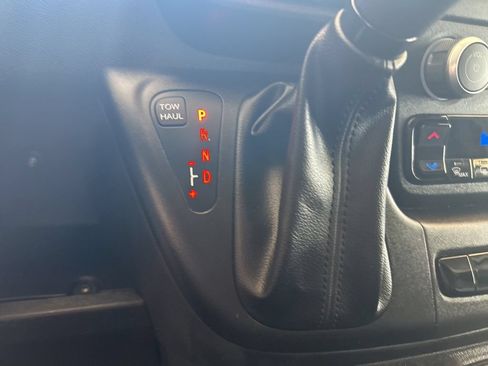 Used 2025 RAM ProMaster 2500 w/ Convenience Group FWD image 9