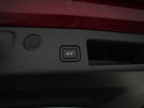 Used 2020 Chevrolet Equinox LT w/ Driver Convenience Package FWD image 14
