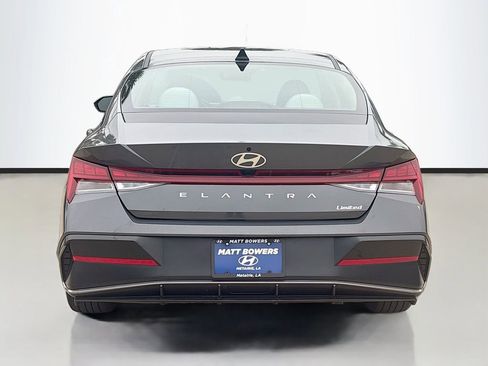 Used 2025 Hyundai Elantra Limited image 6