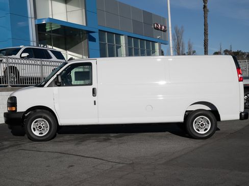 New 2025 GMC Savana 2500 Extended w/ Driver Convenience Package image 12
