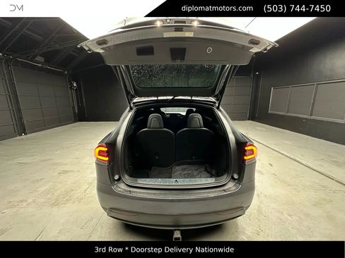 Used 2018 Tesla Model X 75D image 40