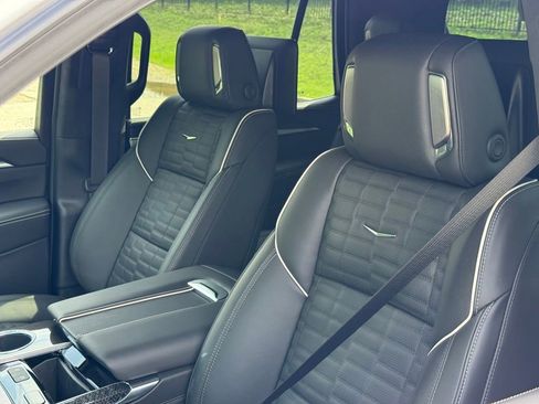 New 2026 Cadillac Escalade V AWD/4WD image 16
