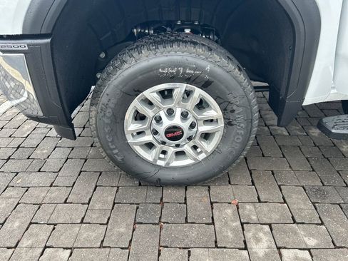 New 2026 GMC Sierra 2500 Pro w/ X31 Off-Road Package image 23